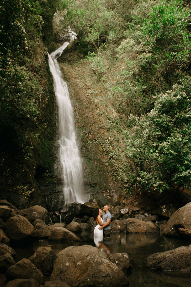 oahu-hawaii-waterfall-elopement-photographer-6