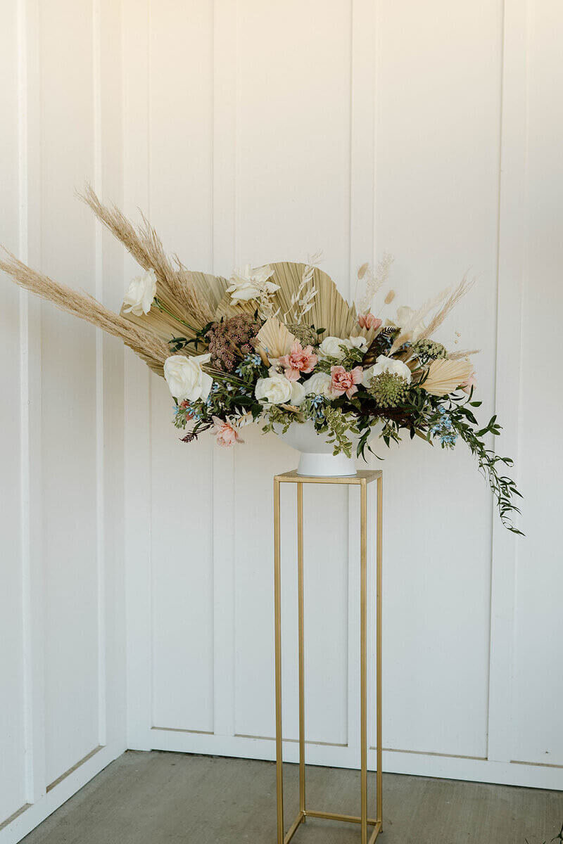 wedding floral designer - standing floral element