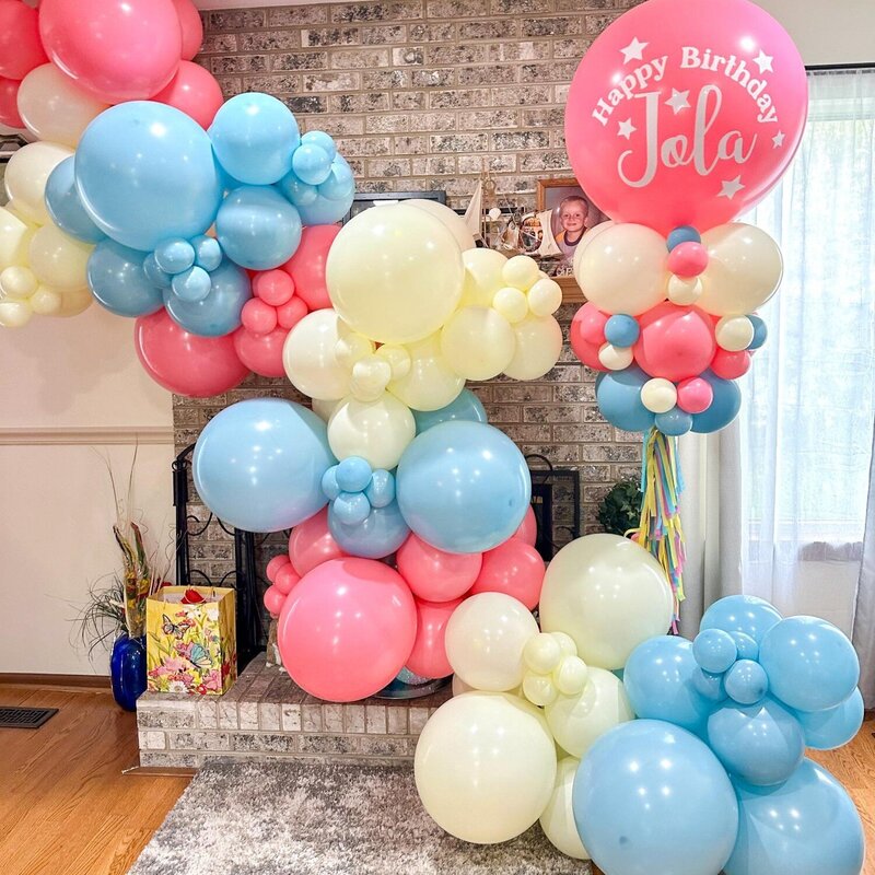 baby shower balloon decor set up in Chicago by Mauis Balloons