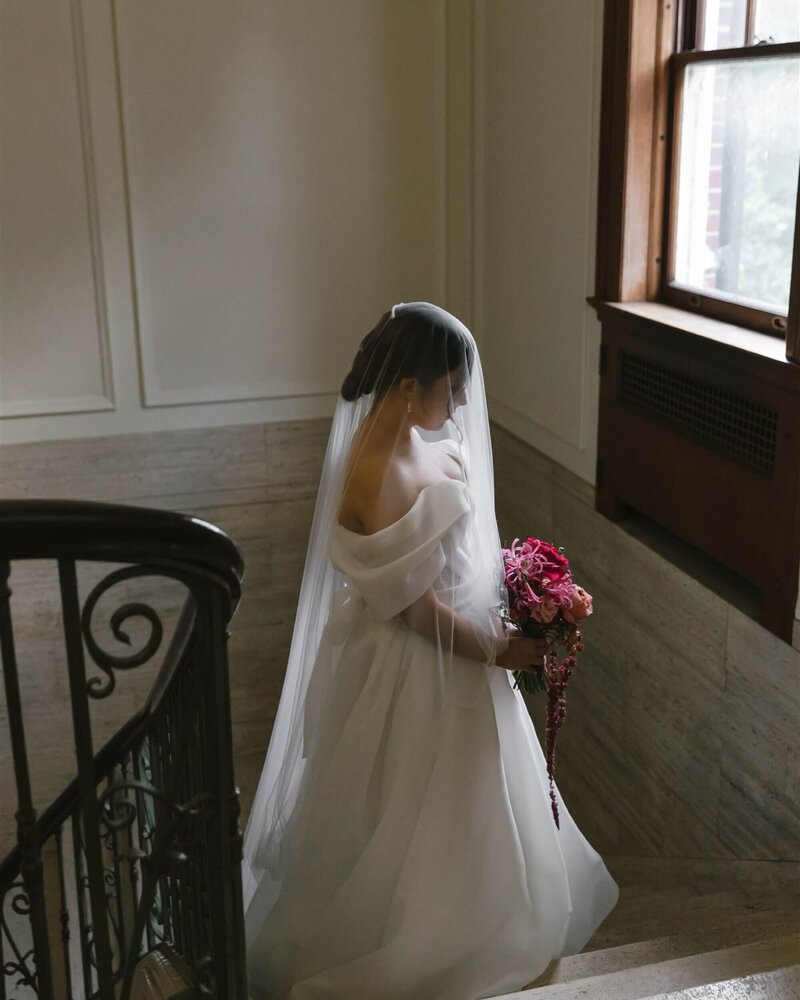 gooseberry-floral-bride-with-veil-staircase-wedding-bouquet-ontario