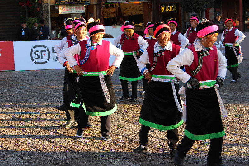 Tänzerinnen_Lijiang