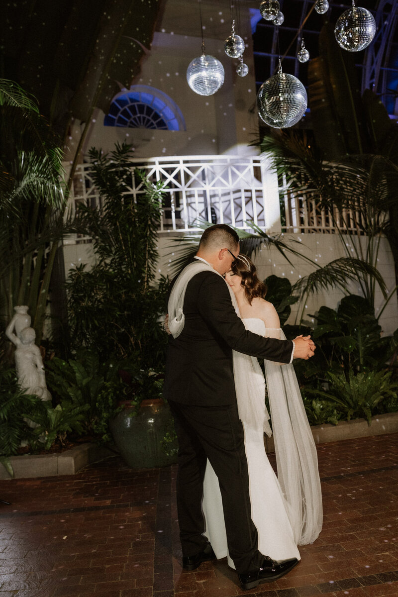 Franklin park conservatory hotel leveque columbus ohio wedding ceremony photographer videographer film documentary midwest -95