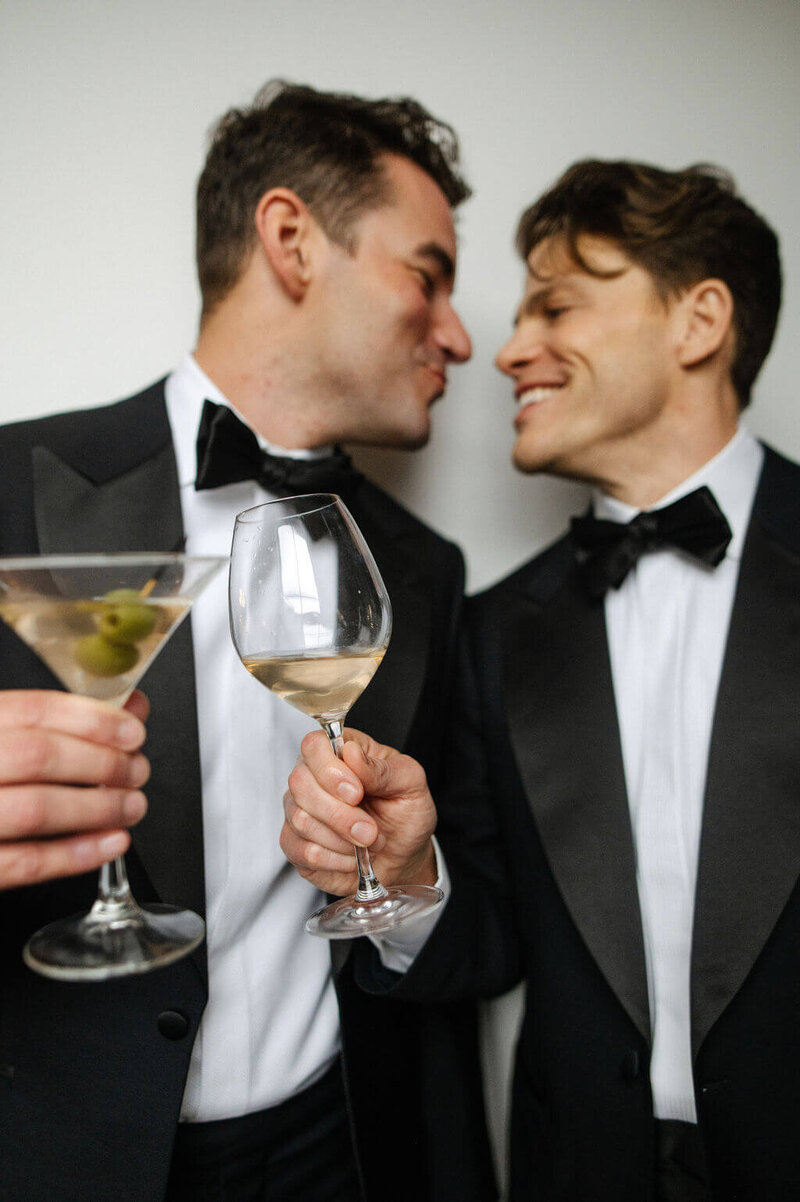 02-colorful-lgbtq-wedding-detroit-modern-vintage-events