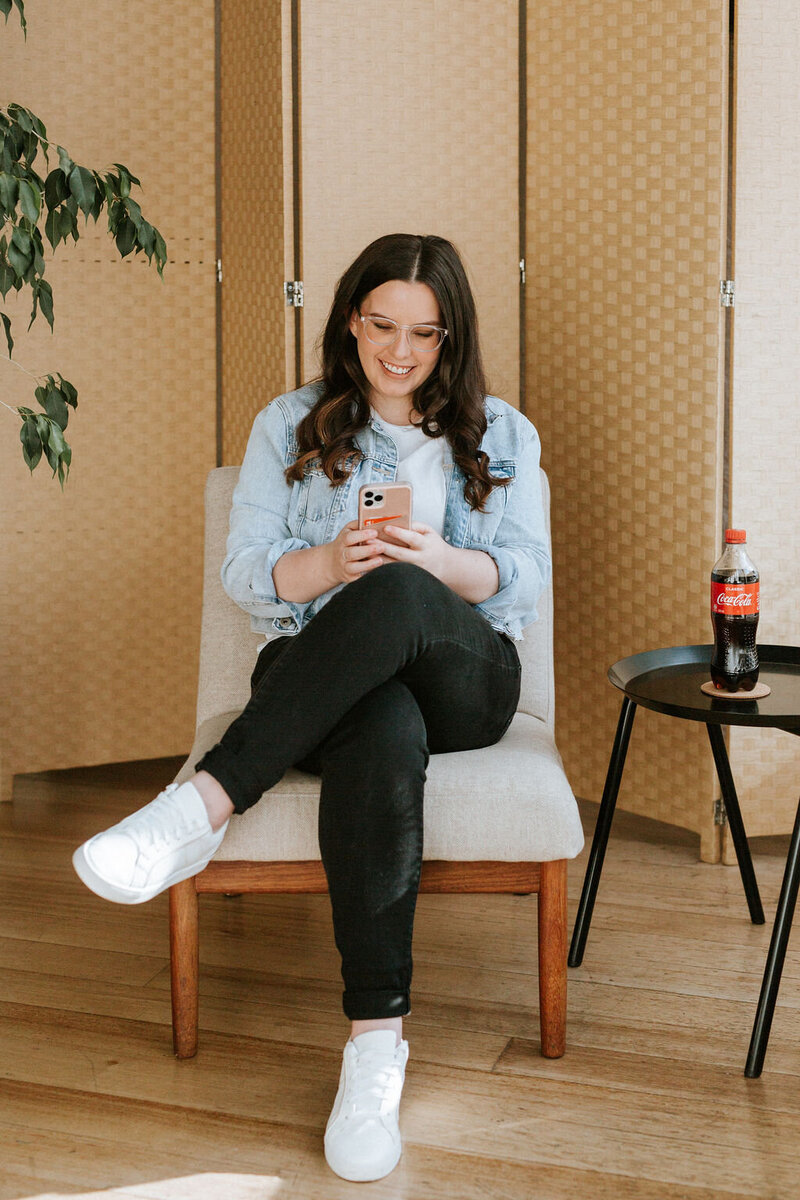Kirsten is a virtual assistant for photographers