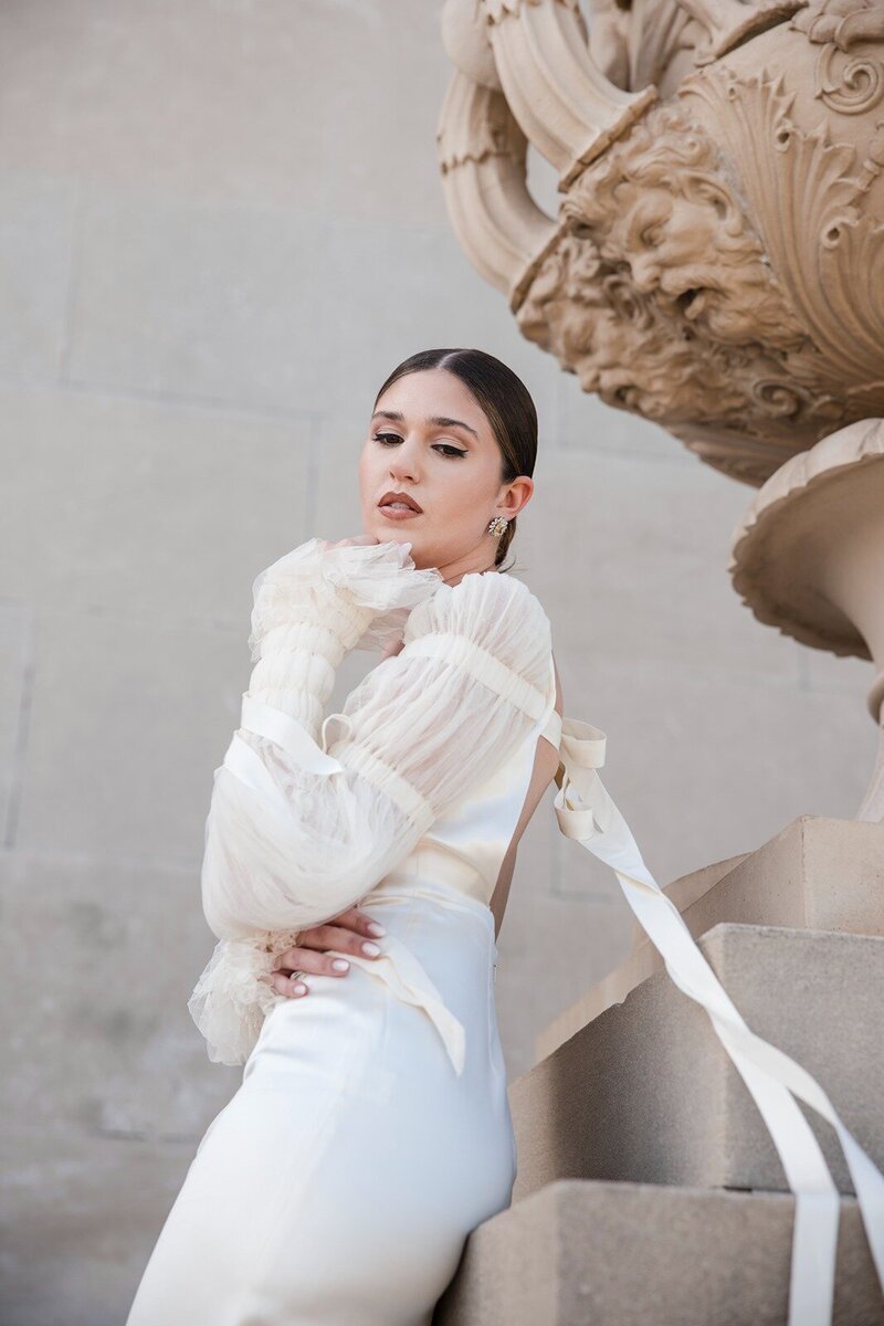 Classical-bride-editorial-vase-3