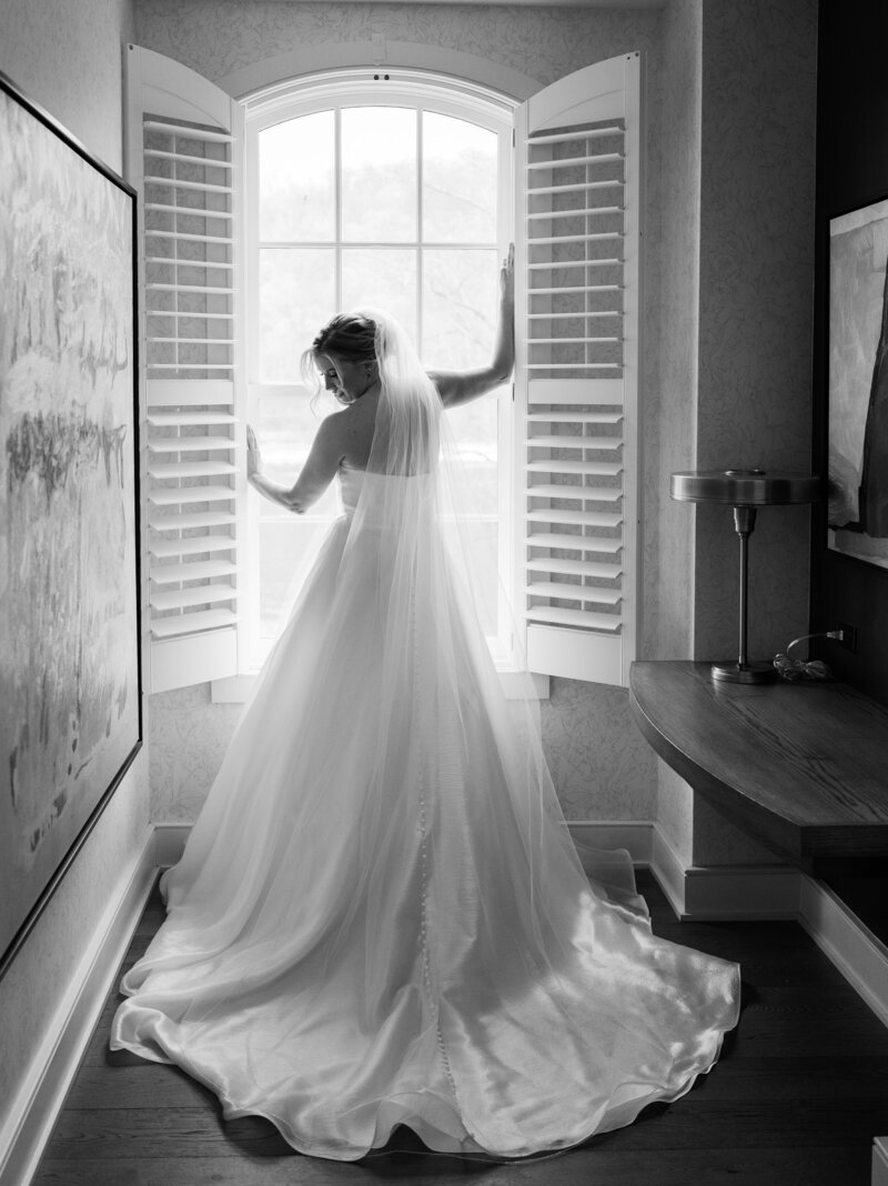 Emily+DanWeddingSneakPeek_MagdaandSimon2025-7