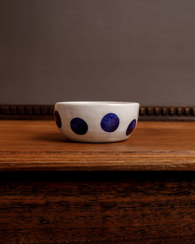 Cobalt_dot_bowl_side_2_4_5