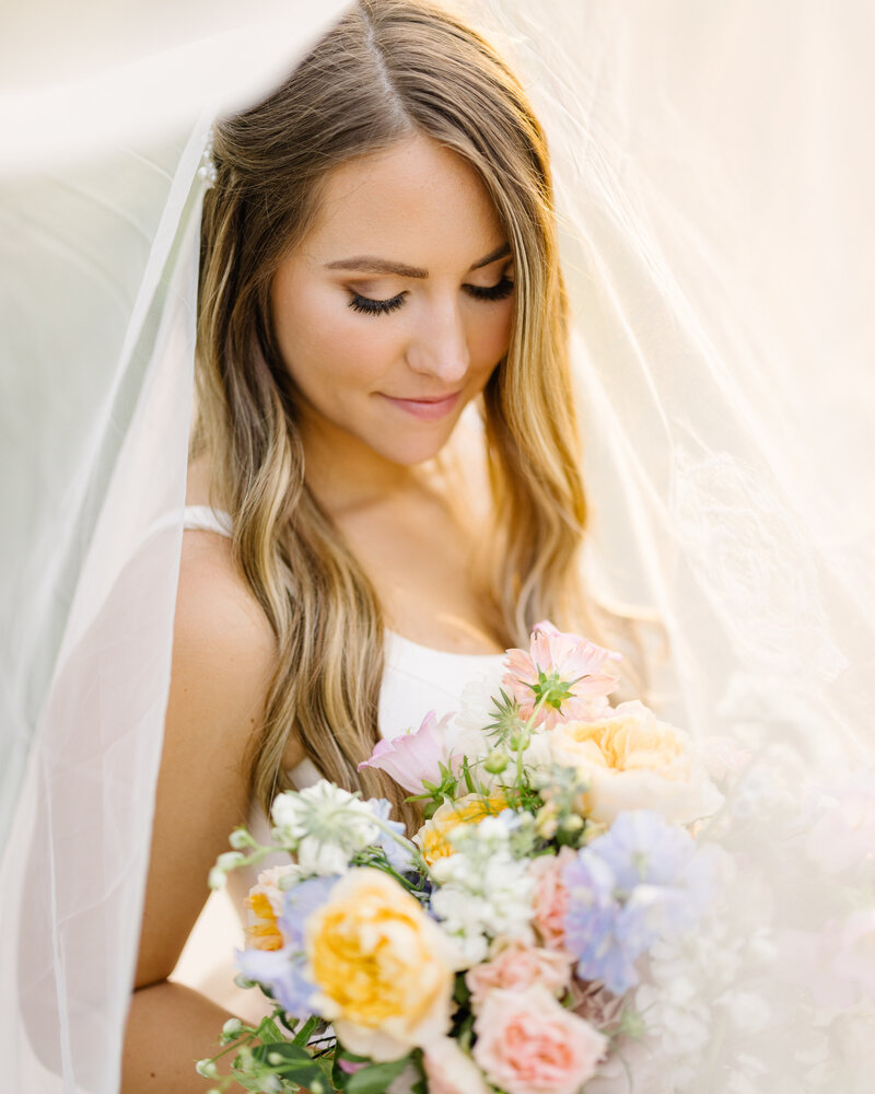 69 Hutton-House-Minneapolis-MN-Bride