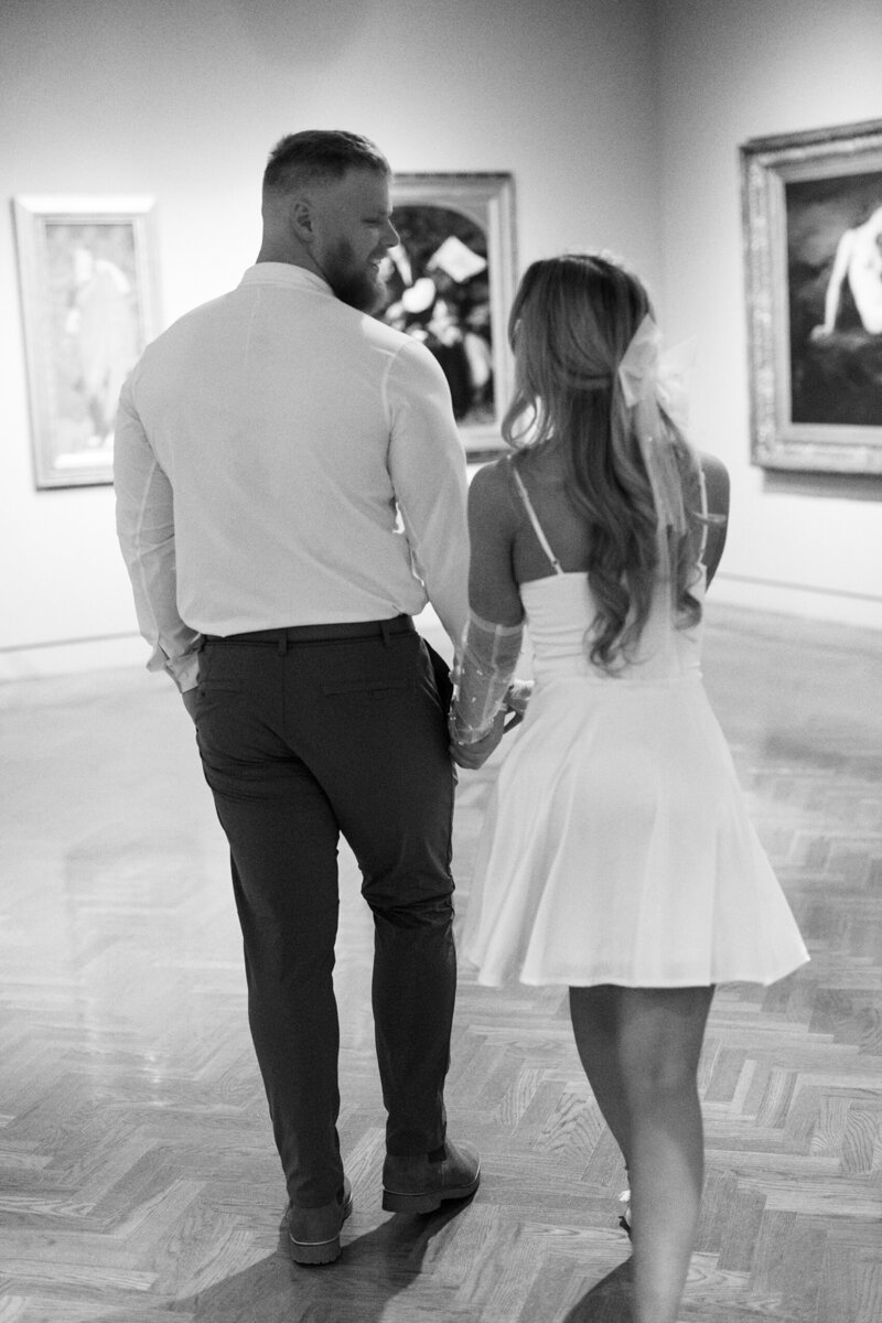 Minneapolis-Institute-Art-Engagement-photo-inspiration-art-gallery-alexandra-robyn-wedding_0013