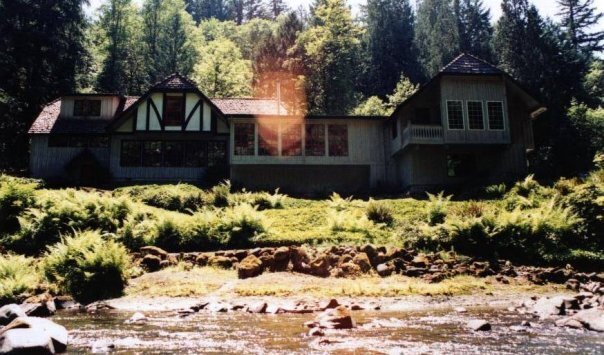House on the banks of a river
