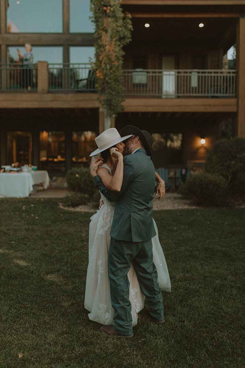 ashton-idaho-fall-wedding-photographer-grove-0193