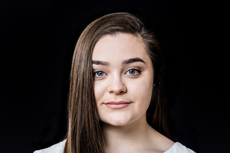 Commerical Headshot Photographer in Kent_tara - kent headshot photography colin lavery