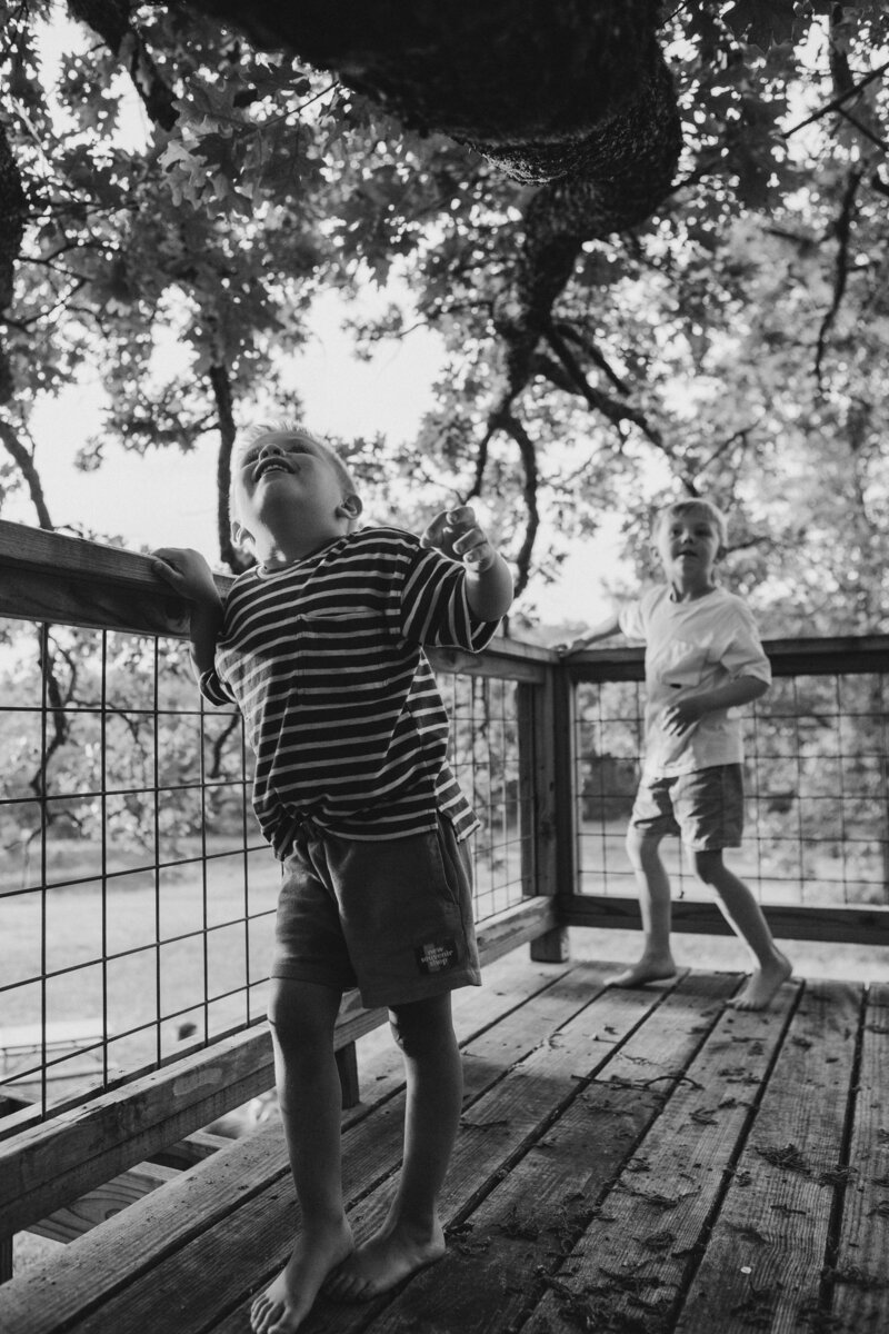 In-Home-Family-Session-With-The-Shultzes230514--0020