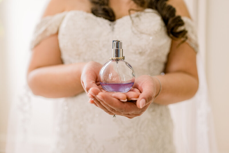 bride and her perfume