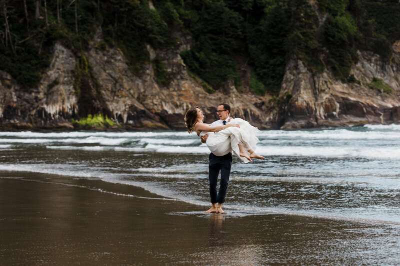 Oregon-adventure-elopement-photographer-7