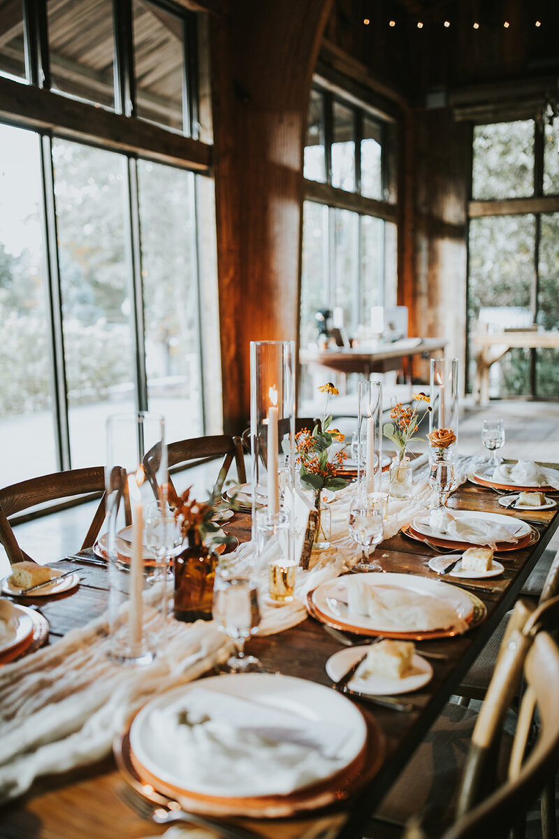 cedar-lakes-rustic-woodland-reception-tables-1