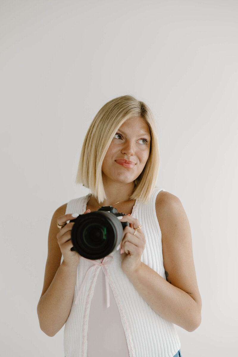 Close-up of Indianapolis wedding photographer

