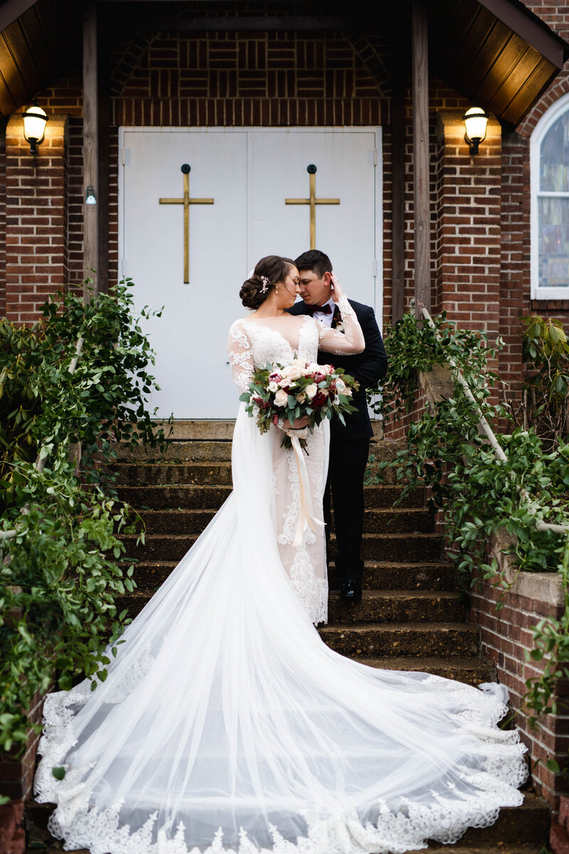 bride and groom at knoxville wedding by Jaimie Renee