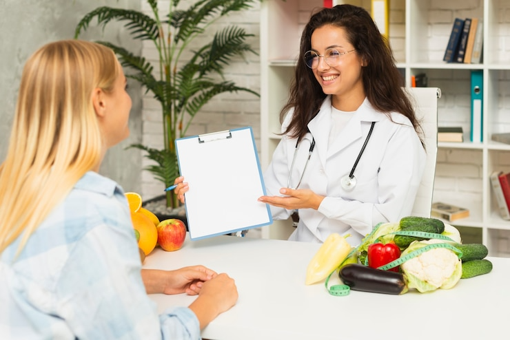 Nutrition expert explaining diet plan