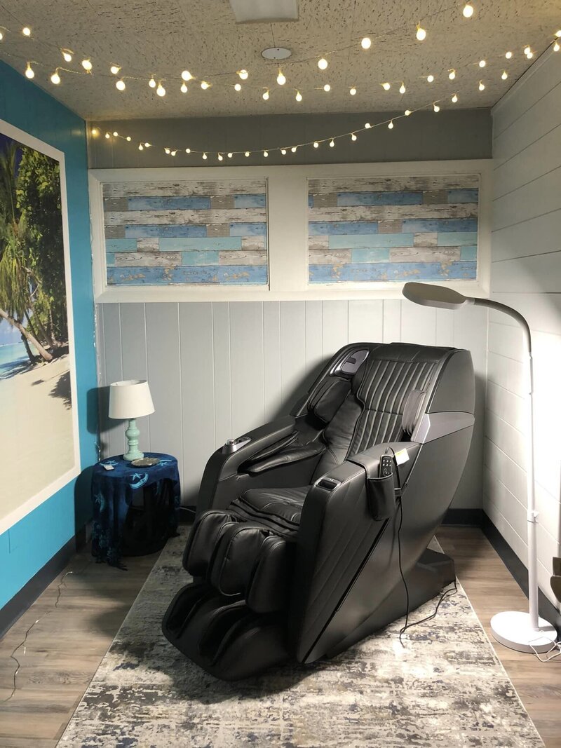 massage chair happy room light