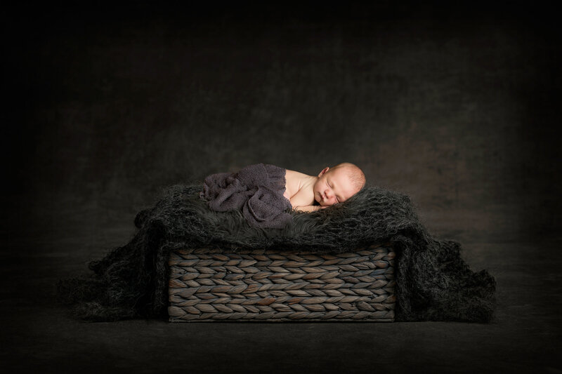 risha Sheehan is a  Chesapeake, VA newborn and senior photographer who specializes in capturing the special moments of your growing baby from birth to graduation day.