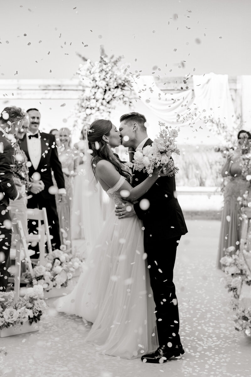toronto-wedding-photography-richelle-hunter-photography-emily-ty-Shaw Events-Kendon Design Co.-GTA Niagara Wedding Florist-Wakefield Estate Wedding--15