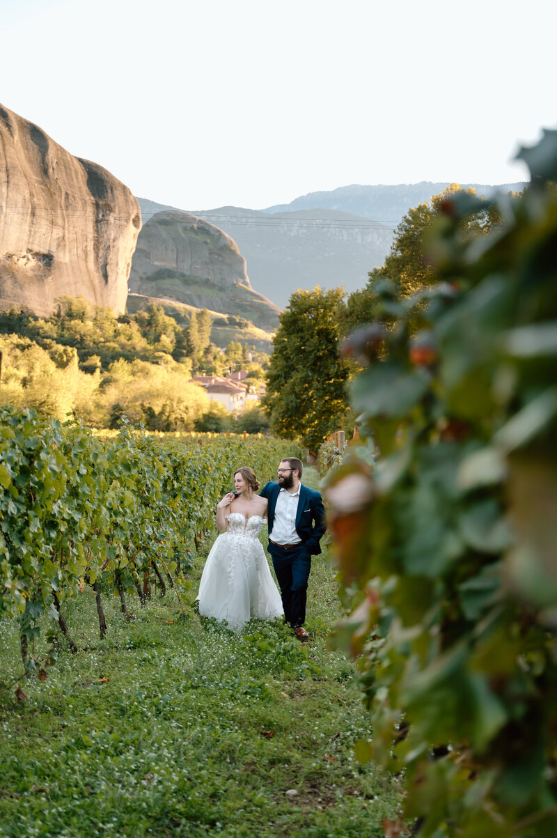 Bride and groom walking in Bowling Green, Kentucky
