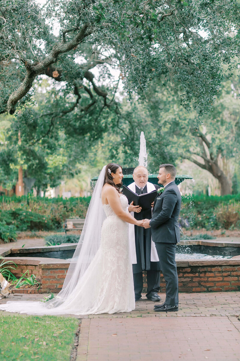 Savannah_Elopement_in_Columbia_Square0005