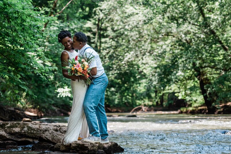 Adventure-Elopement-Photographer-in-Georgia-Southeast-for-fun-carefree-outdoor-weddings