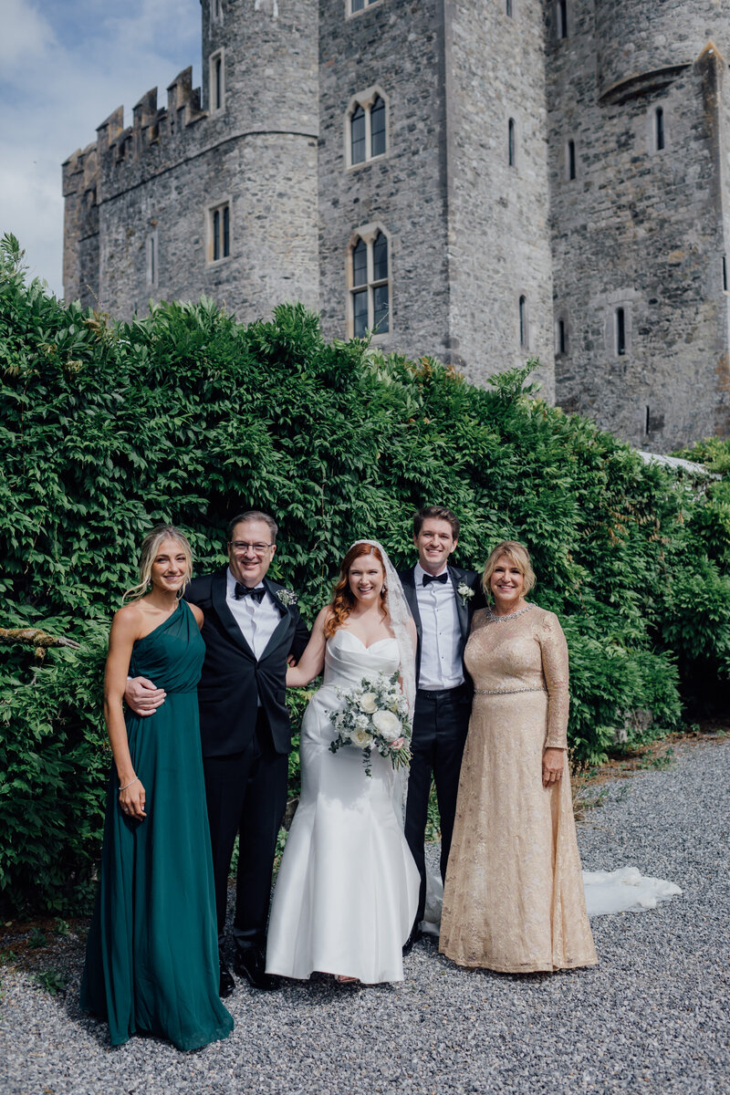 family-photos-castle-backdrop