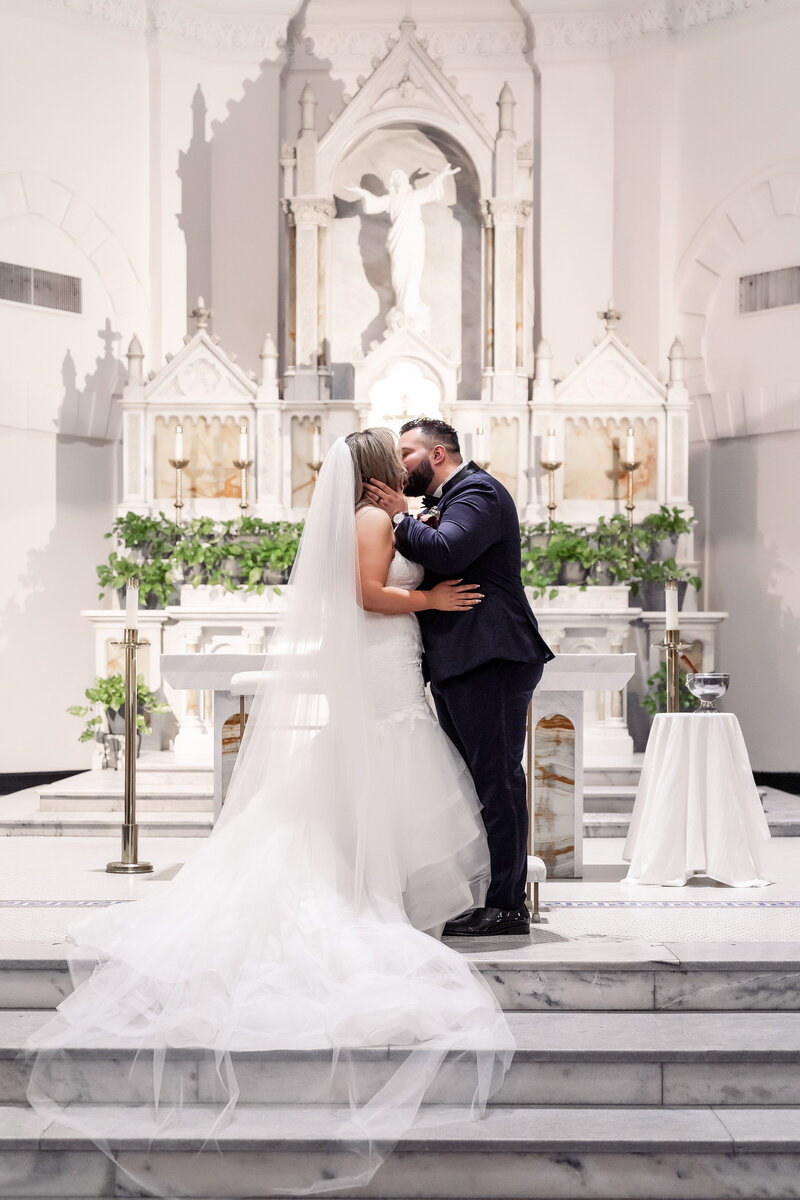 Elegant wedding photography showcasing love stories in Houston by Leo Spin