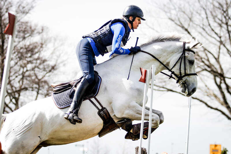 Paard met IBD weer beter en terug in de sport.
