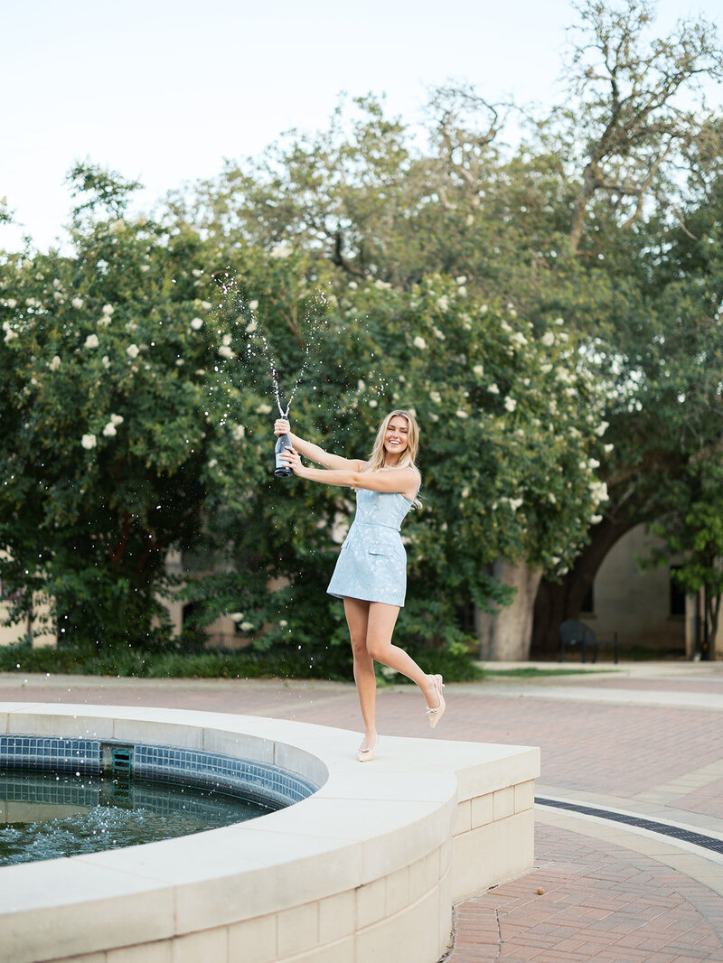texas-state-grad-champagne
