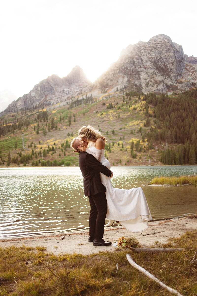 New Jersey elopement photographer capturing the scenic backdrop.