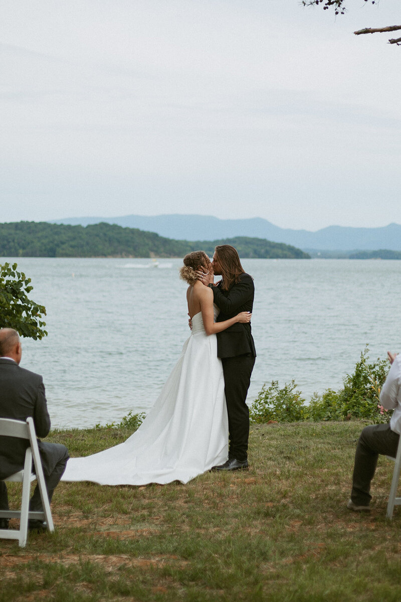 waterfront elopement in TN