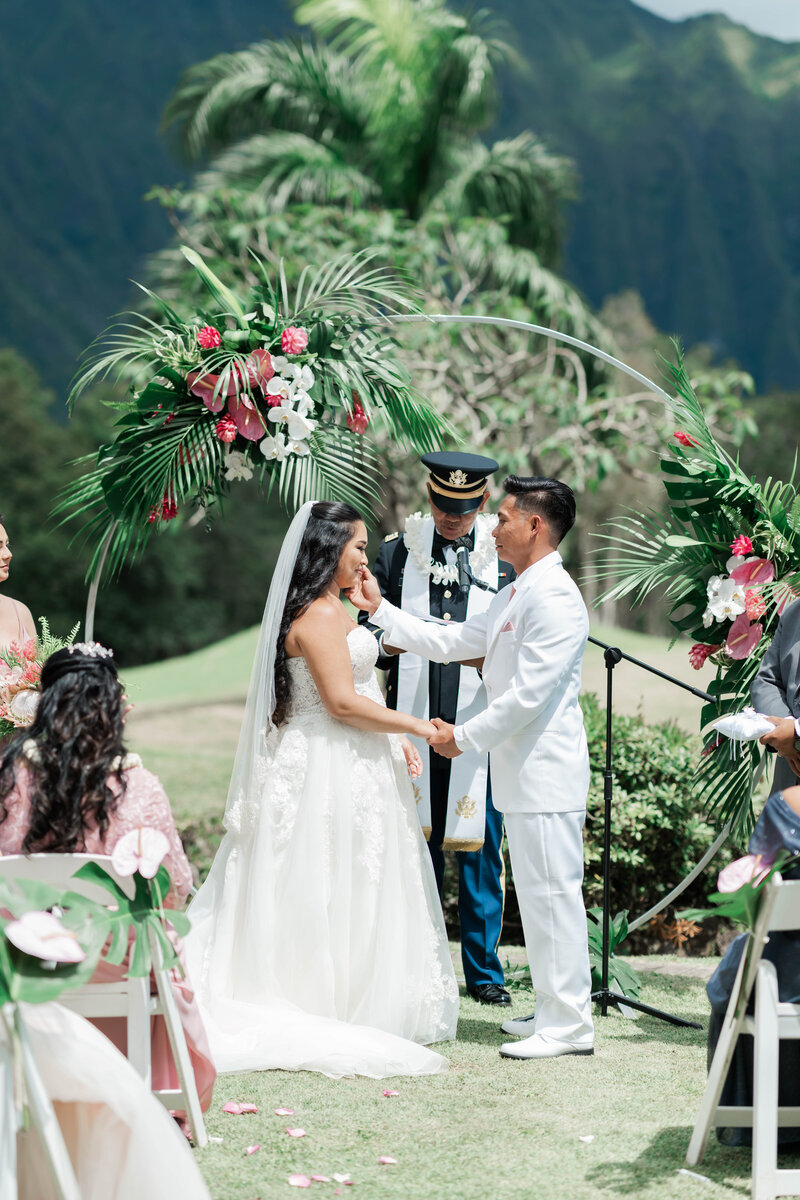 Oahu Elopement Photographer