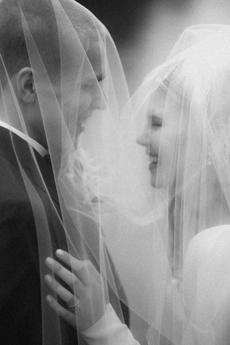 Wedding photo of an Intimate and romantic wedding  photography session in Porvoo by photographer Hannika Gabrielsson
