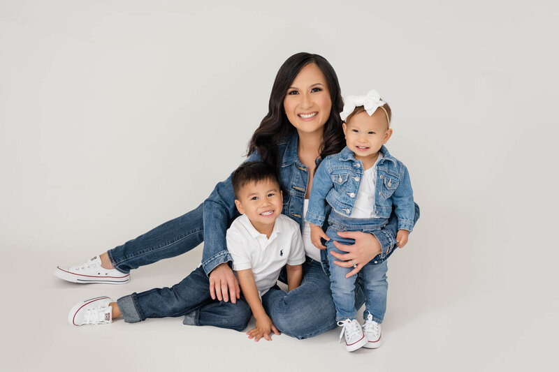 Family Photo Gallery - JCPenney Portraits  Photography poses family,  Family portrait poses, Studio family portraits