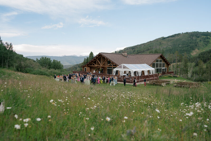 Wide shot of Beano's Cabin wedding cocktail hour