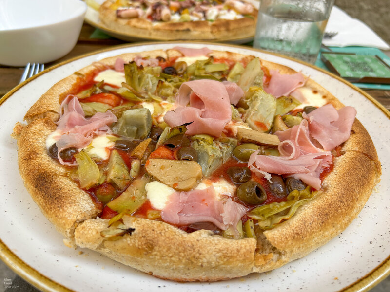 Pizza at Verde Salvia in Pavia, Italy