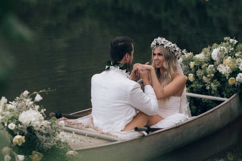 floral-canoe-oahu-wedding-photographer