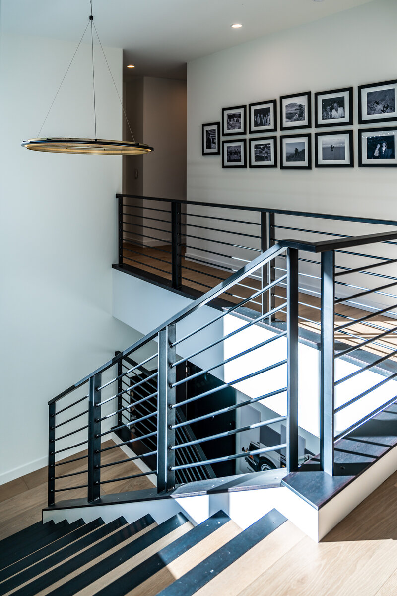 modern-home-steel-stair-sunlight