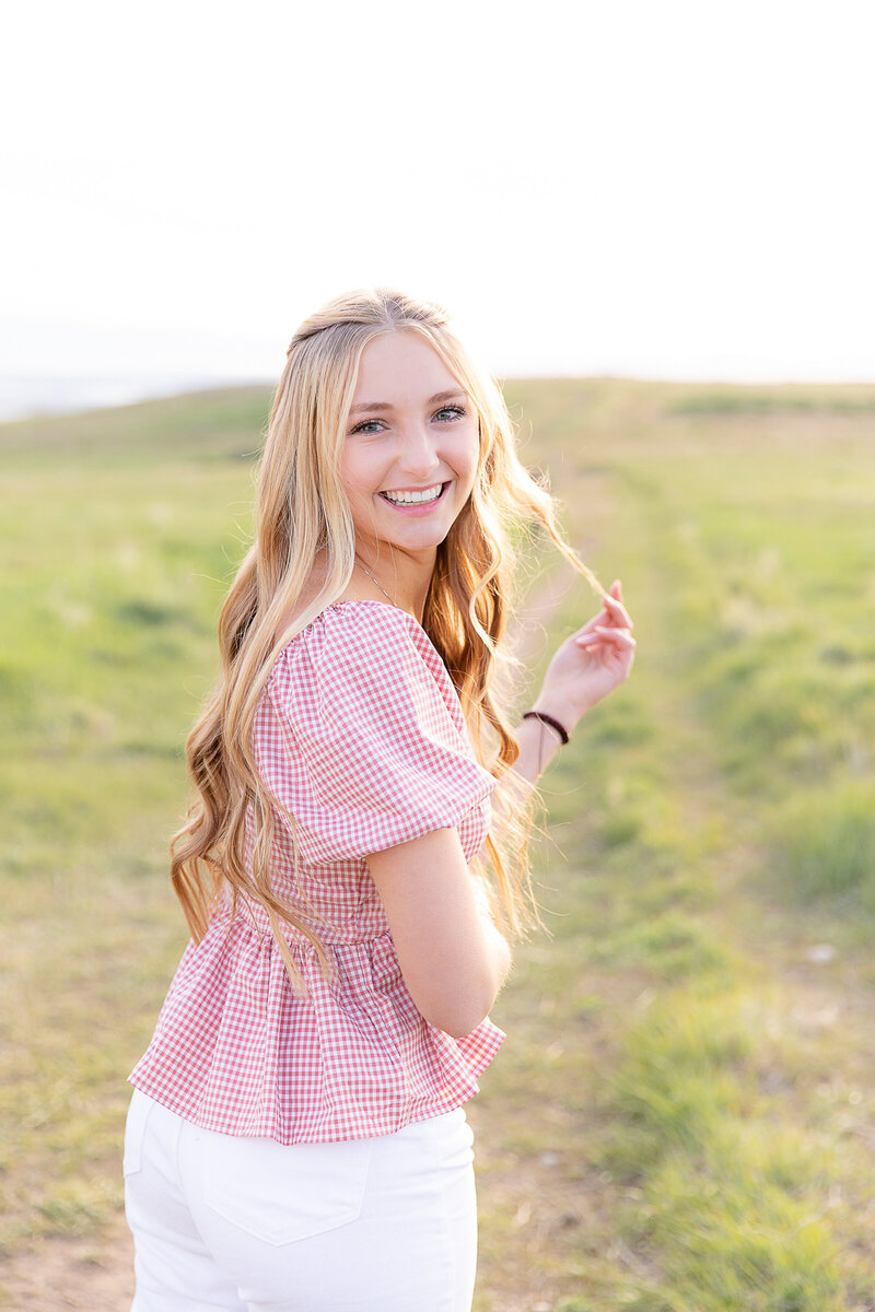 Top Best family photographer in Utah Family High School Senior Children's LDS Missionary Photographer Light and airy field mountain views wood fence golden light sunset photo session spring summer fall_Tunnel Springs Park--6