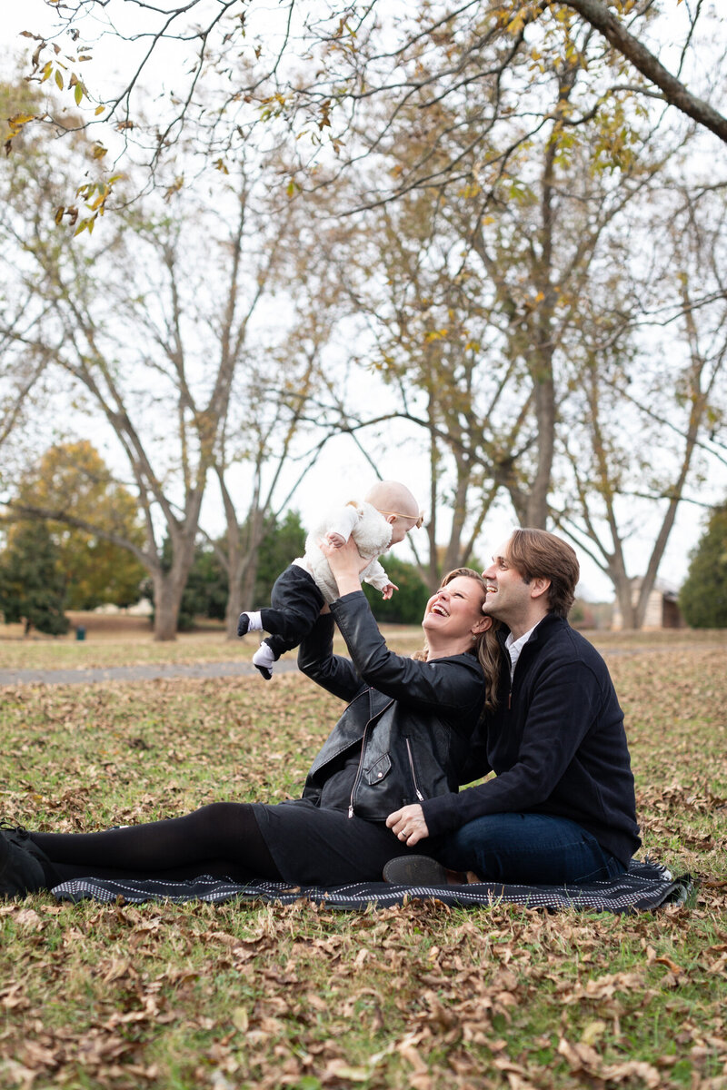 LightCreative_202111_ChristinaJason_FallMiniSession_003