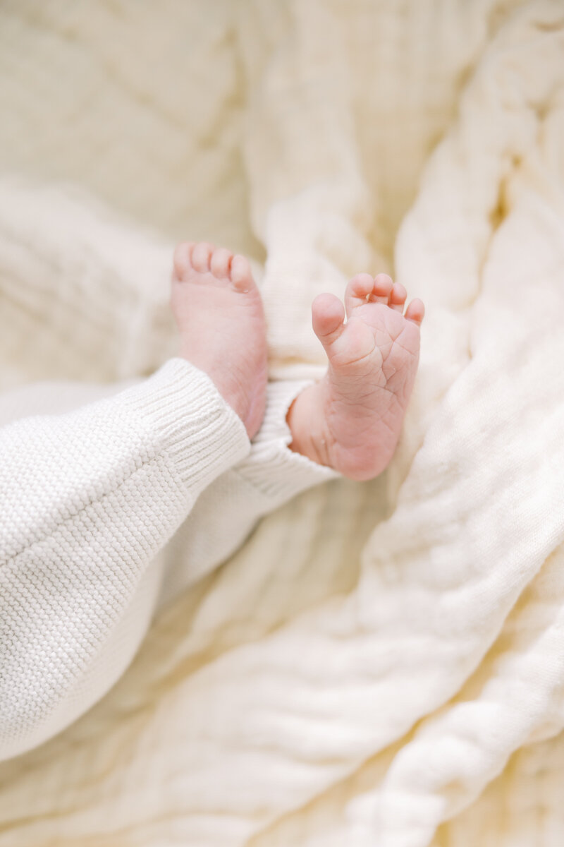 philadelphia in home newborn photosession-10