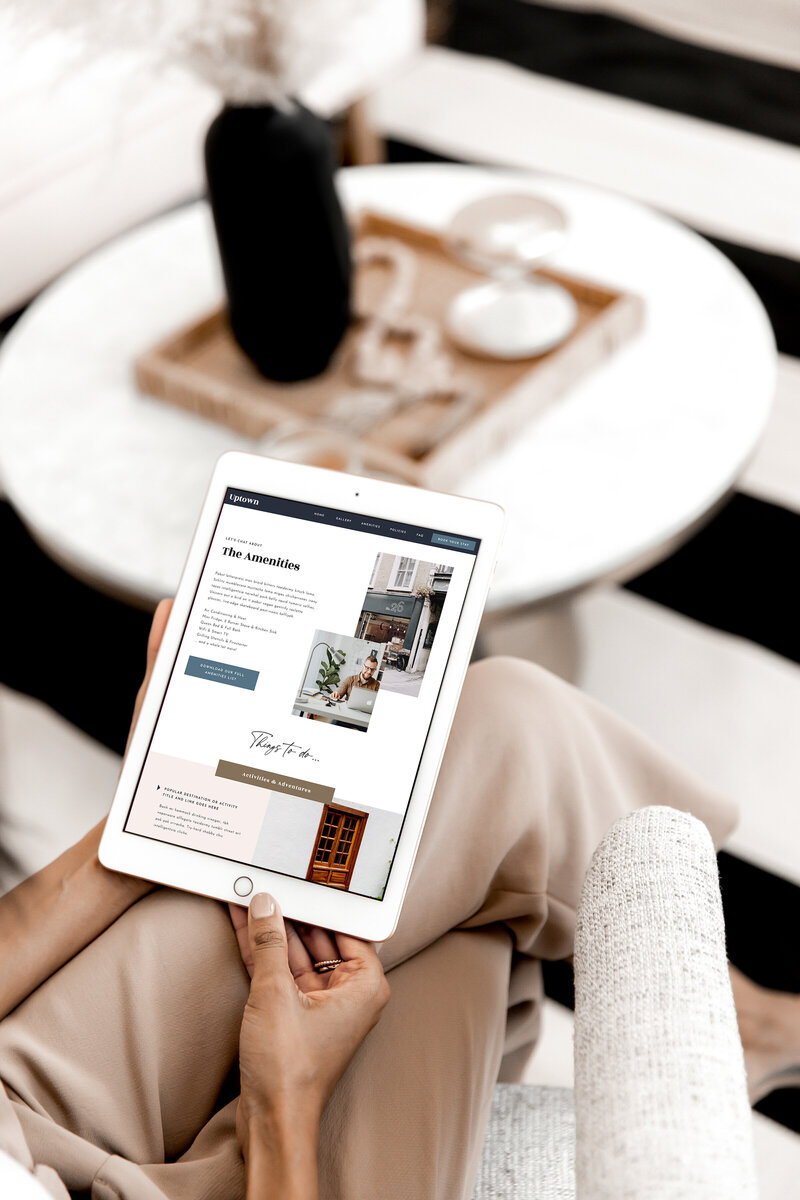 showit-template-adalyn-wilde-iphone-mockup