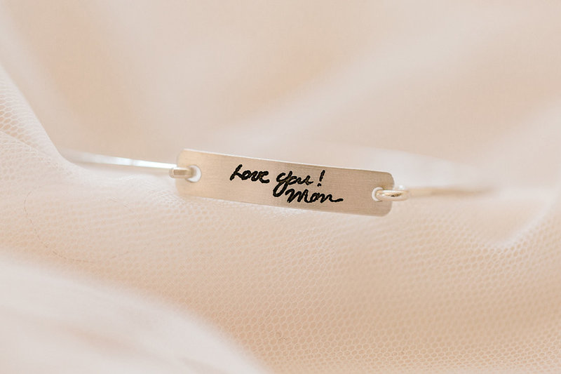 Wedding-Inspiration-Bracelet-Mom-Handwriting-Photo-by-Uniquely-His-Photography01