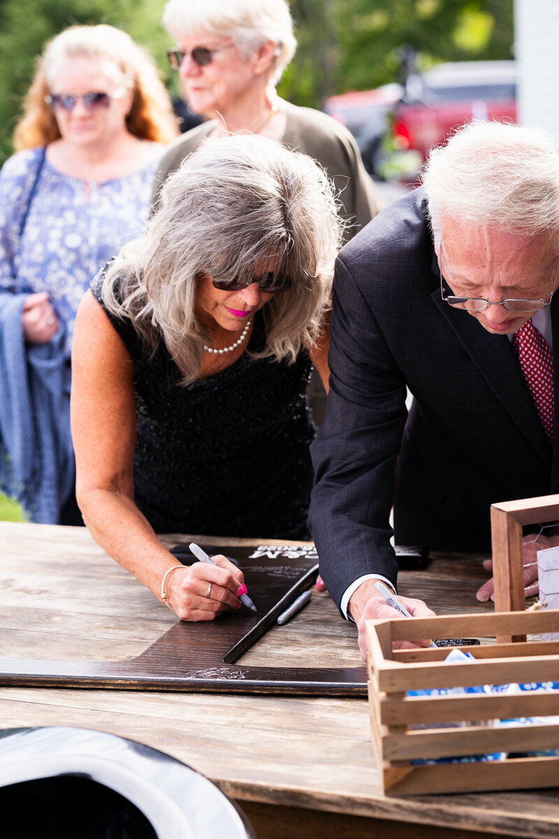 bloom-meadows-berkshire-wedding-photography-25