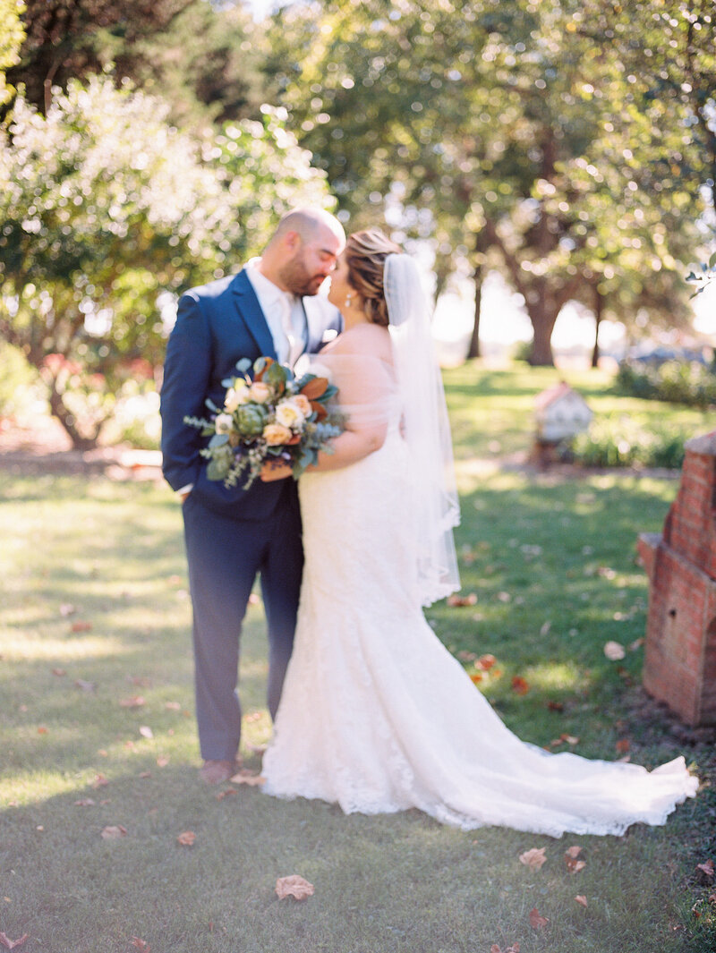 7324005160-R1-E007molly Pam Cooley Peoria ILwedding photographer