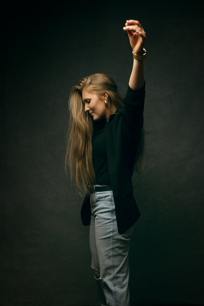 20241111_Portraiture-by-HK_Viola-X-Helena_00742-Edit